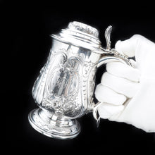 Load image into Gallery viewer, Victorian Silver Lidded Pint Tankard with Gilt Interior - 1840 - Artisan Antiques
