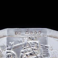 Load image into Gallery viewer, A Solid Silver Octagonal Snuff/Pill Box - Thomas Glaser 1891 - Artisan Antiques
