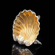 Load image into Gallery viewer, A Pair of Boxed Solid Silver Salt Cellars of Scallop Form - Chawner &amp; co 1871 - Artisan Antiques
