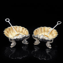 Load image into Gallery viewer, A Pair of Boxed Solid Silver Salt Cellars of Scallop Form - Chawner &amp; co 1871 - Artisan Antiques
