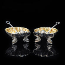 Load image into Gallery viewer, A Pair of Boxed Solid Silver Salt Cellars of Scallop Form - Chawner &amp; co 1871 - Artisan Antiques
