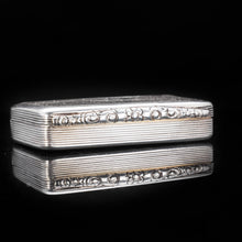 Load image into Gallery viewer, Georgian Engine Turned Solid Silver Snuff Box - Edward Smith 1835 - Artisan Antiques
