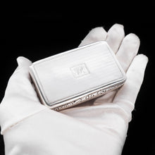 Load image into Gallery viewer, Georgian Engine Turned Solid Silver Snuff Box - Edward Smith 1835 - Artisan Antiques
