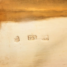 Load image into Gallery viewer, Georgian Engine Turned Solid Silver Snuff Box - Edward Smith 1835 - Artisan Antiques
