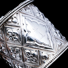 Load image into Gallery viewer, Antique Victorian Solid Silver Mustard/Condiment Pot with Abercorn Design - Alexander Macrae 1866 - Artisan Antiques
